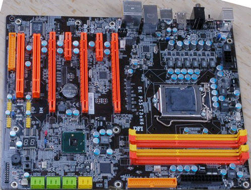 DFI LanParty DK P55 T3eH6