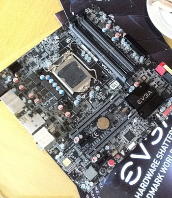 Материнская плата EVGA P67 SLI Micro Материнская плата EVGA P67 SLI Micro