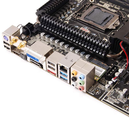 Материнская плата Zotac Crown Edition-ZT-Z68 U1DU3 Материнская плата Zotac Crown Edition-ZT-Z68 U1DU3