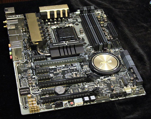 Материнская плата Asus Z97-Deluxe