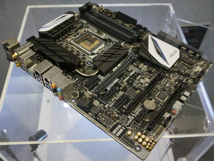 Материнская плата Asus Z170-Pro Материнская плата Asus Z170-Pro