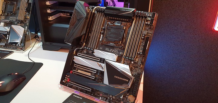 Gigabyte X499