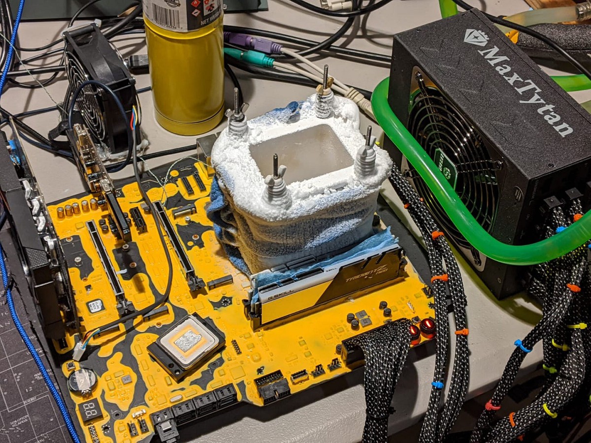 ASRock Z490 не Aqua