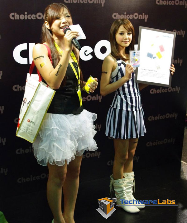 Девушки на Computex 2010 (booth babes)