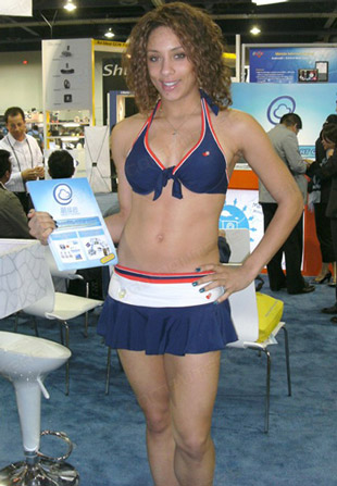 booth babes на выставке CES 2011