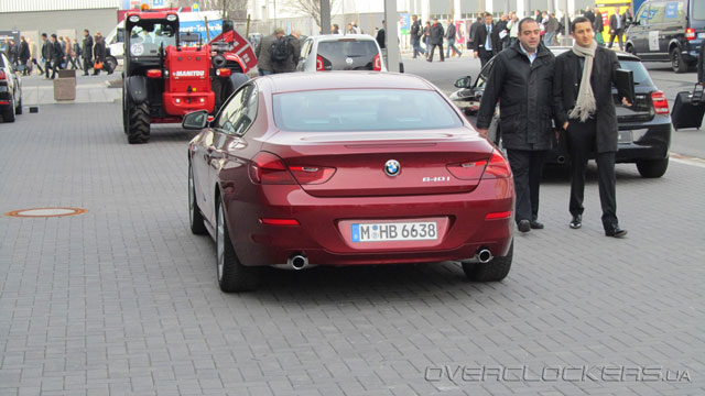 CeBIT 2012: девушки и автомобили