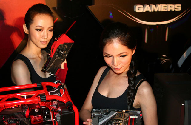 Лучшие девушки Computex 2013