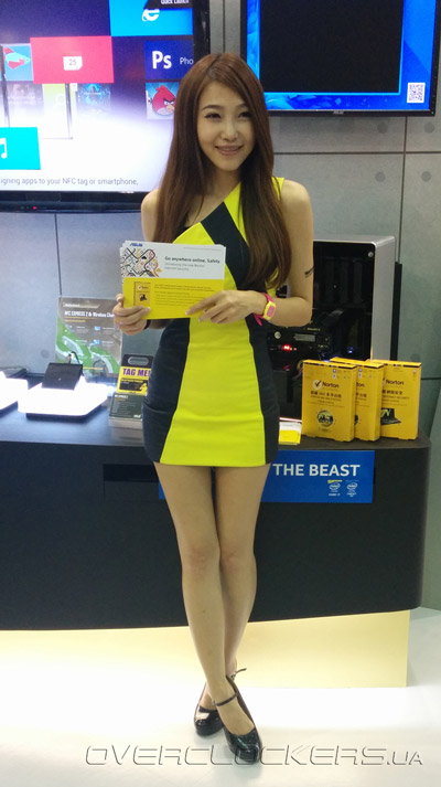 Красивые девушки Computex 2014