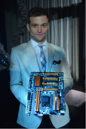 Пресс-конференция Gigabyte Пресс-конференция Gigabyte