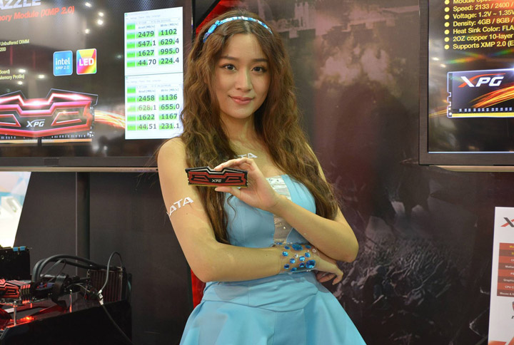 Девушки Computex 2016