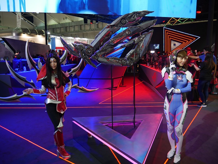 Красивые девушки Computex 2018