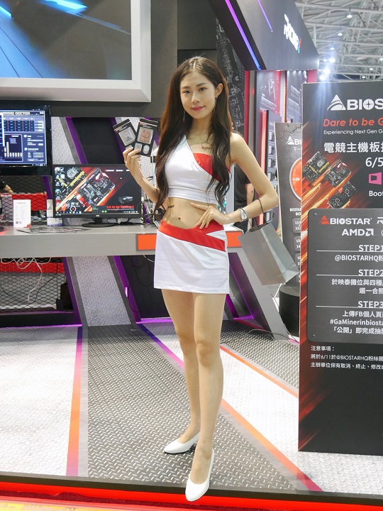 Красивые девушки Computex 2018