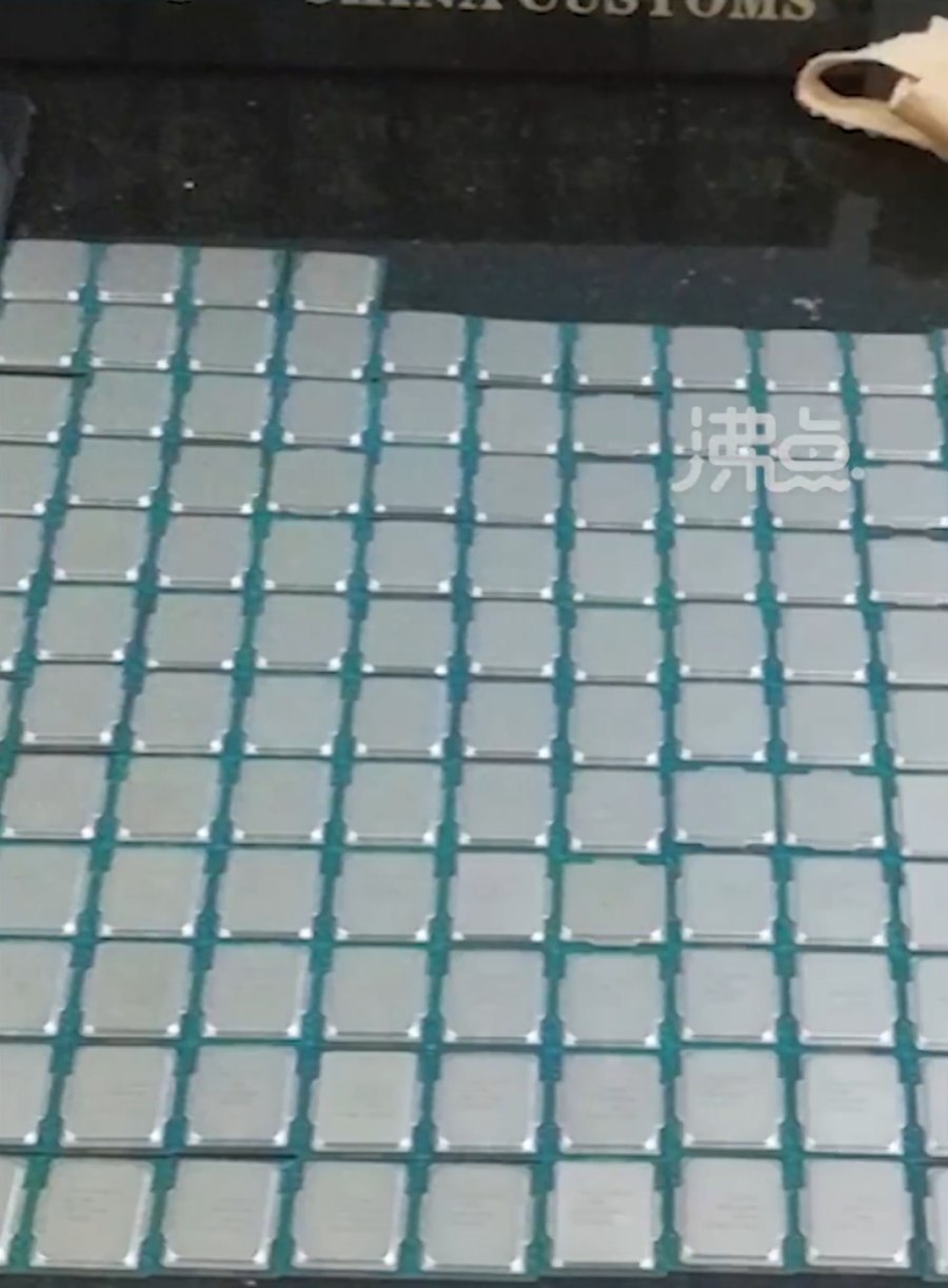 В Китае женщина пыталась незаконно вывезти 200 процессоров Intel, притворившись беременной