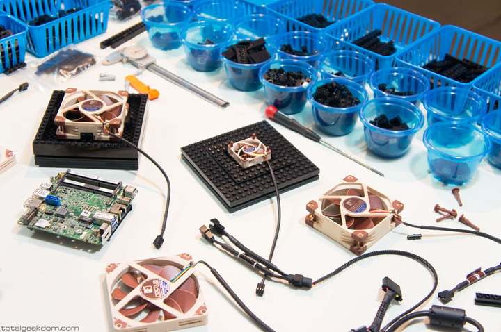 Micro Lego Computer от Total Geekdom