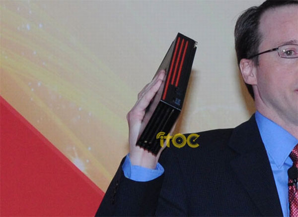 Мэтт Скиннер с Radeon HD 6990