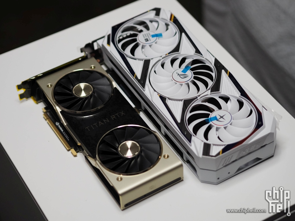 ASUS ROG Strix GeForce RTX 3090 Gundam