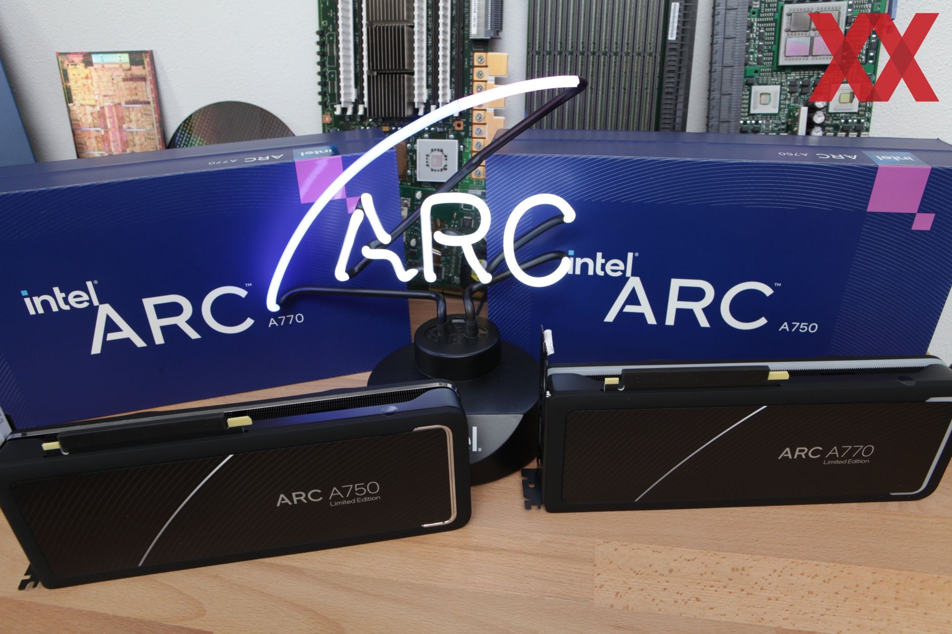 Видеокарта intel arc a750. Intel Arc a770. Intel Arc a750. Intel Arc 770 Limited Edition с 16 ГБ. Видеокарта Intel Arc a770.