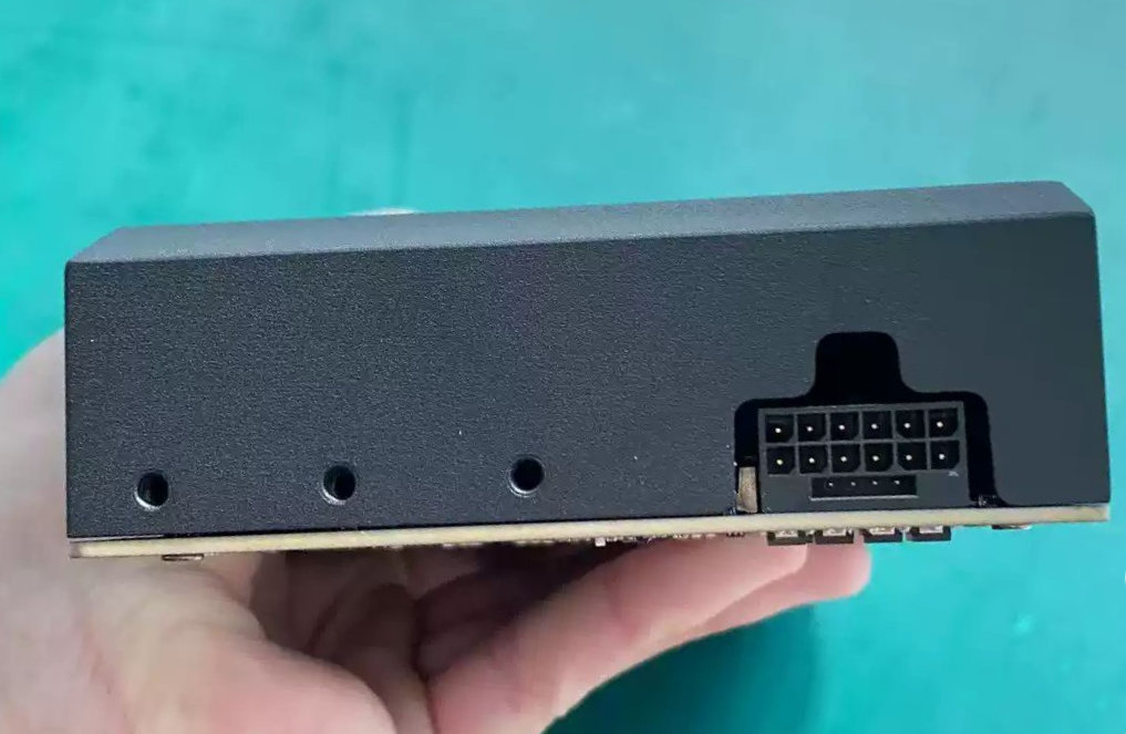 В Китае продают GeForce RTX 4090 с турбинным кулером