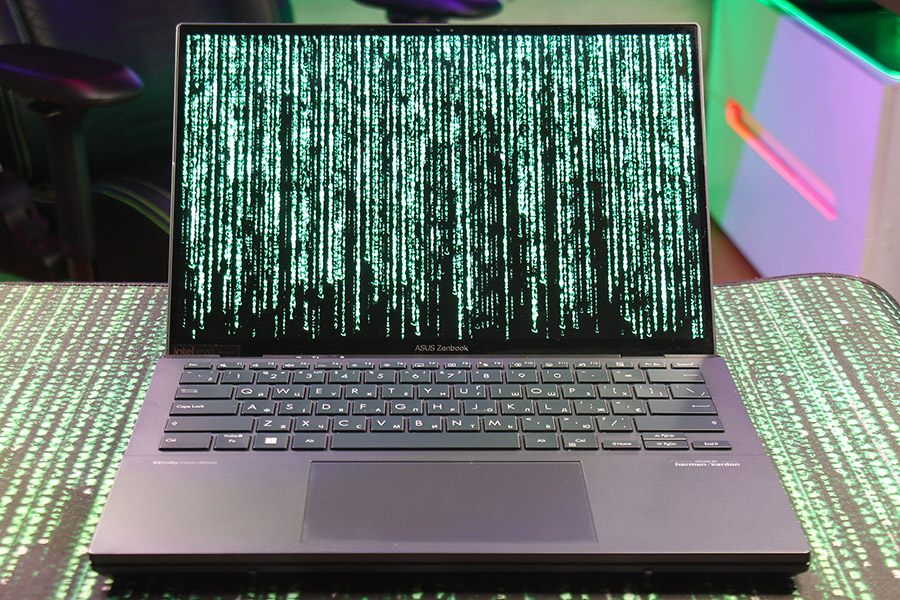 ASUS Zenbook DUO (2024)