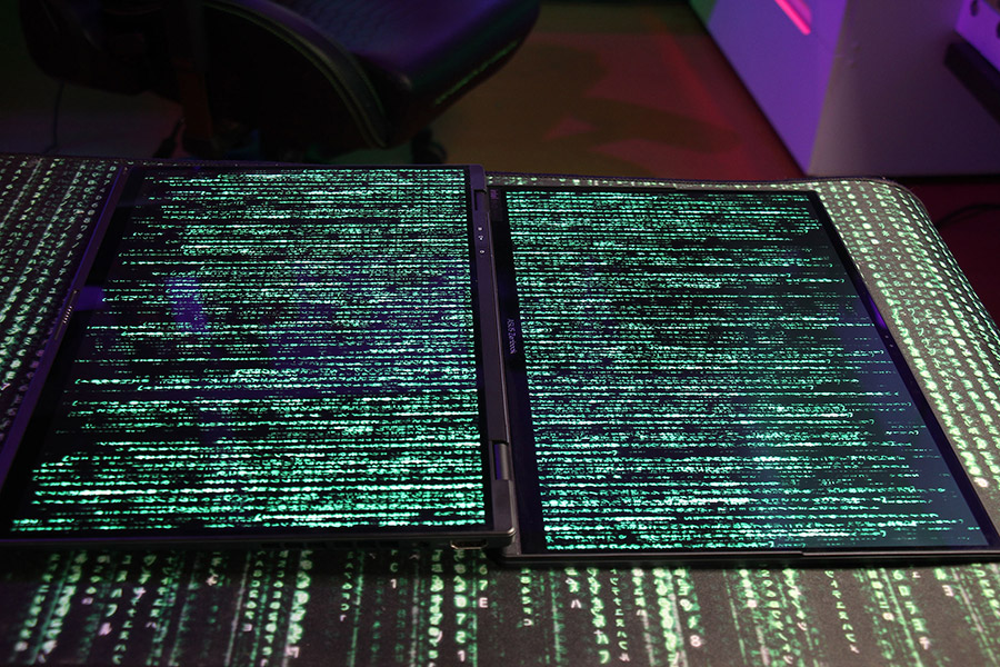 ASUS Zenbook DUO (2024)