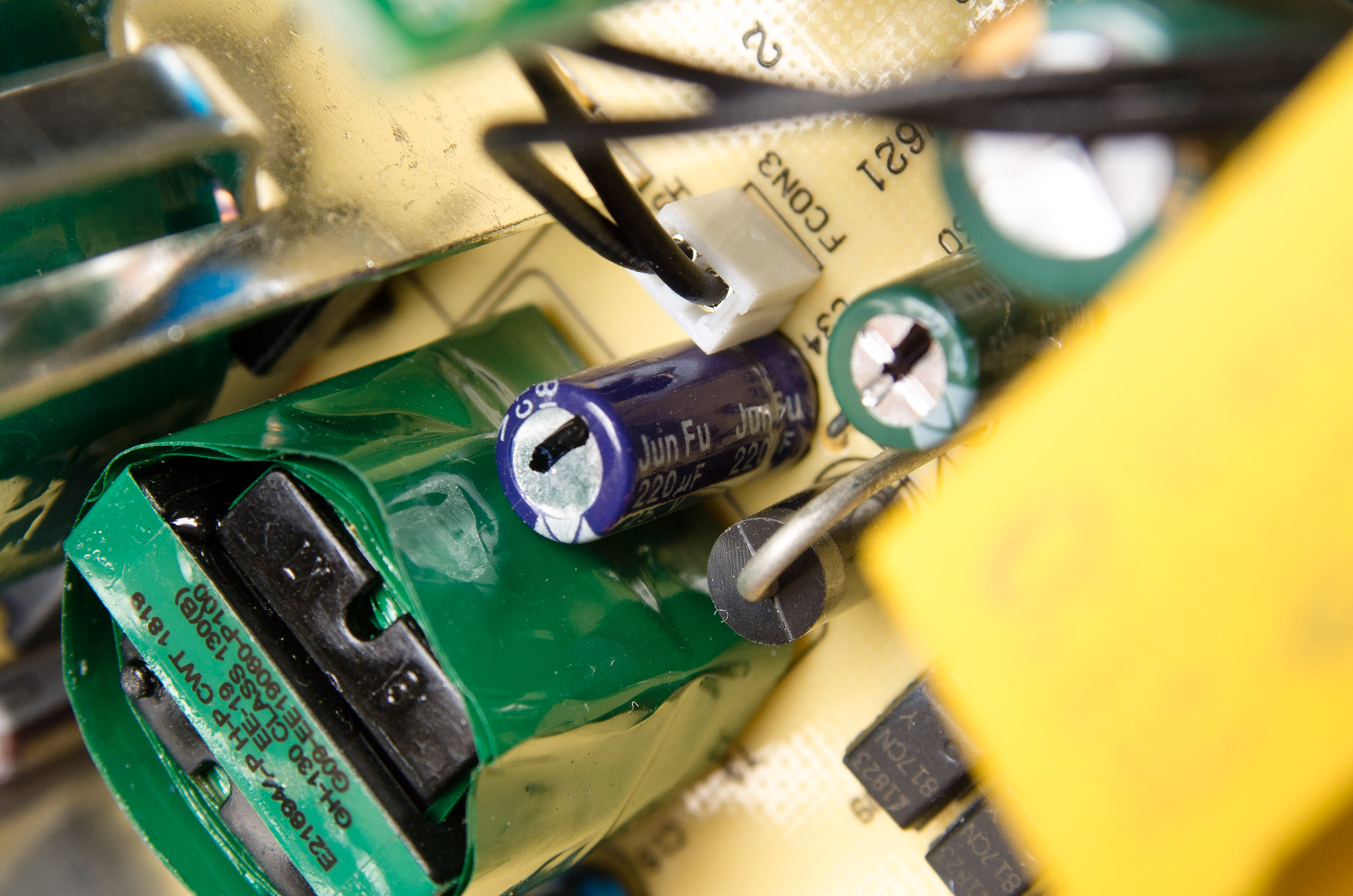 Обзор блока питания Chieftec Core мощностью 600 Вт. Золото занедорого