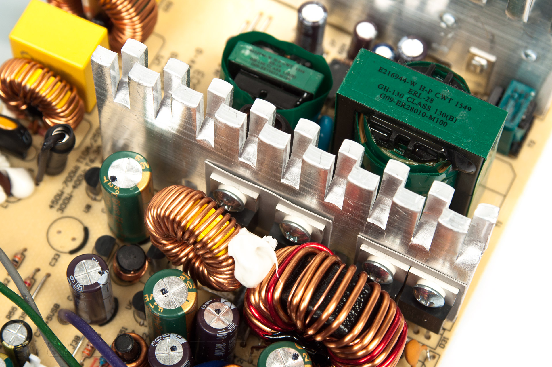 Обзор блока питания Chieftec PSF-400B мощностью 400 Вт / Overclockers.ua