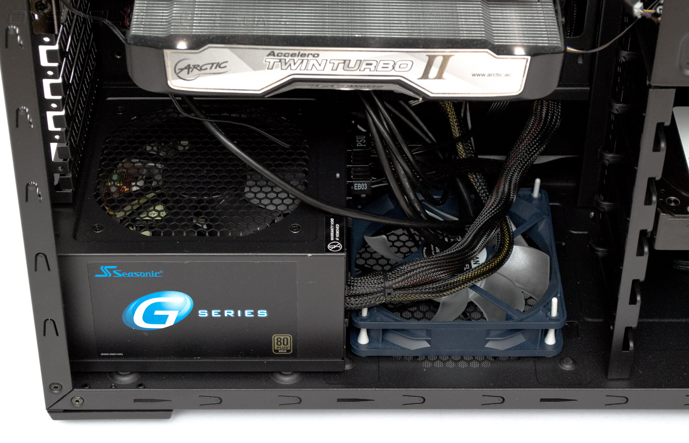 X12 plus. Zalman z12 кулер. Zalman z3 разъёмы вентиляторов. Корпус Zalman z8. Zalman z3 передняя панель.